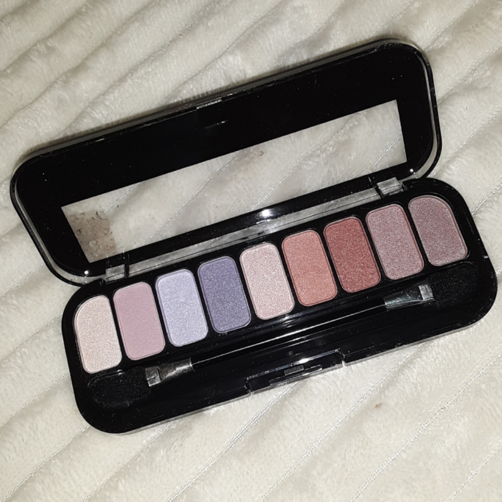 Touchdown Makeup Bundle - Picture 3 of 4